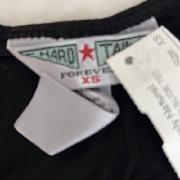 Hard Tail Triangle Crop Top Tank XS. NWT - Picture 3 of 8